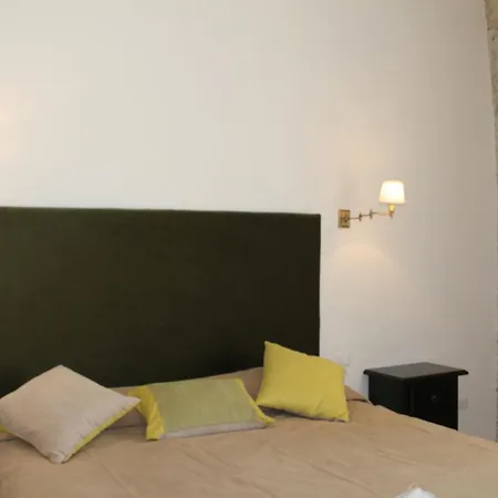 Oda ve Kahvaltı Torre Tresca 4*