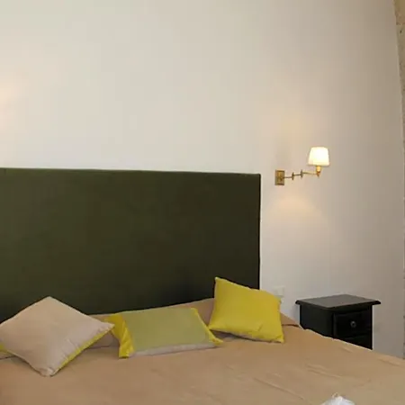 Oda ve Kahvaltı Torre Tresca 3*